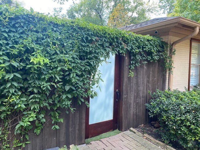 Building Photo - Wonderful newly updated home for rent in t...