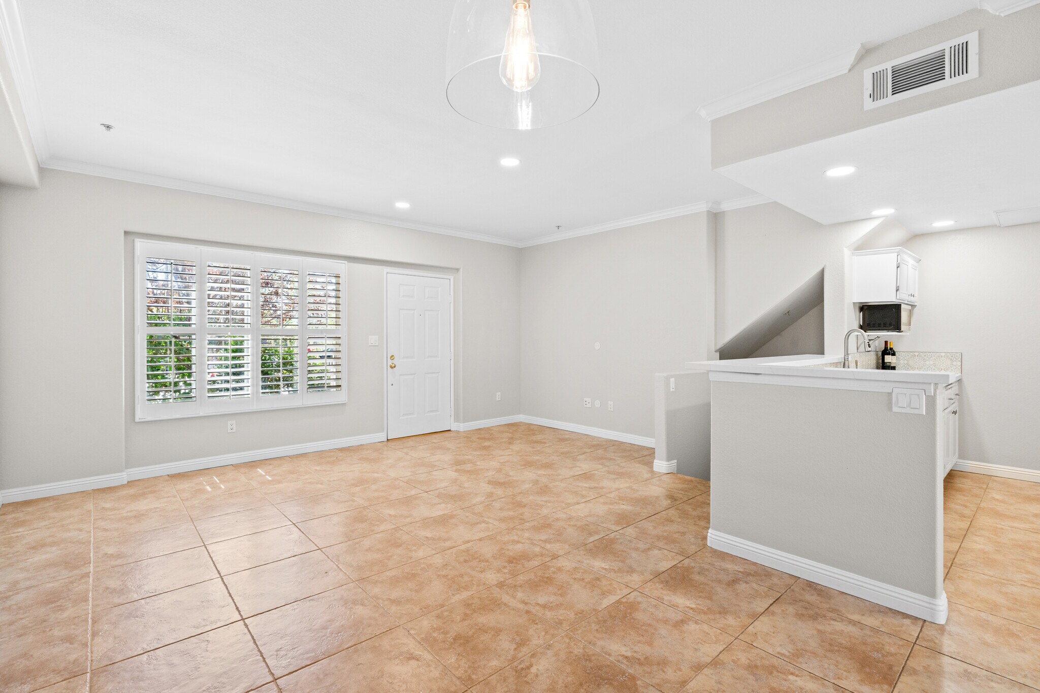 Building Photo - 5200 Premiere Hills Cir