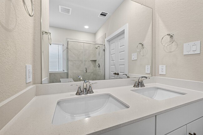 Building Photo - 3050 Marble Wy