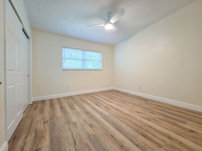 Building Photo - Beautifully Renovated 3/2 in Madison Park