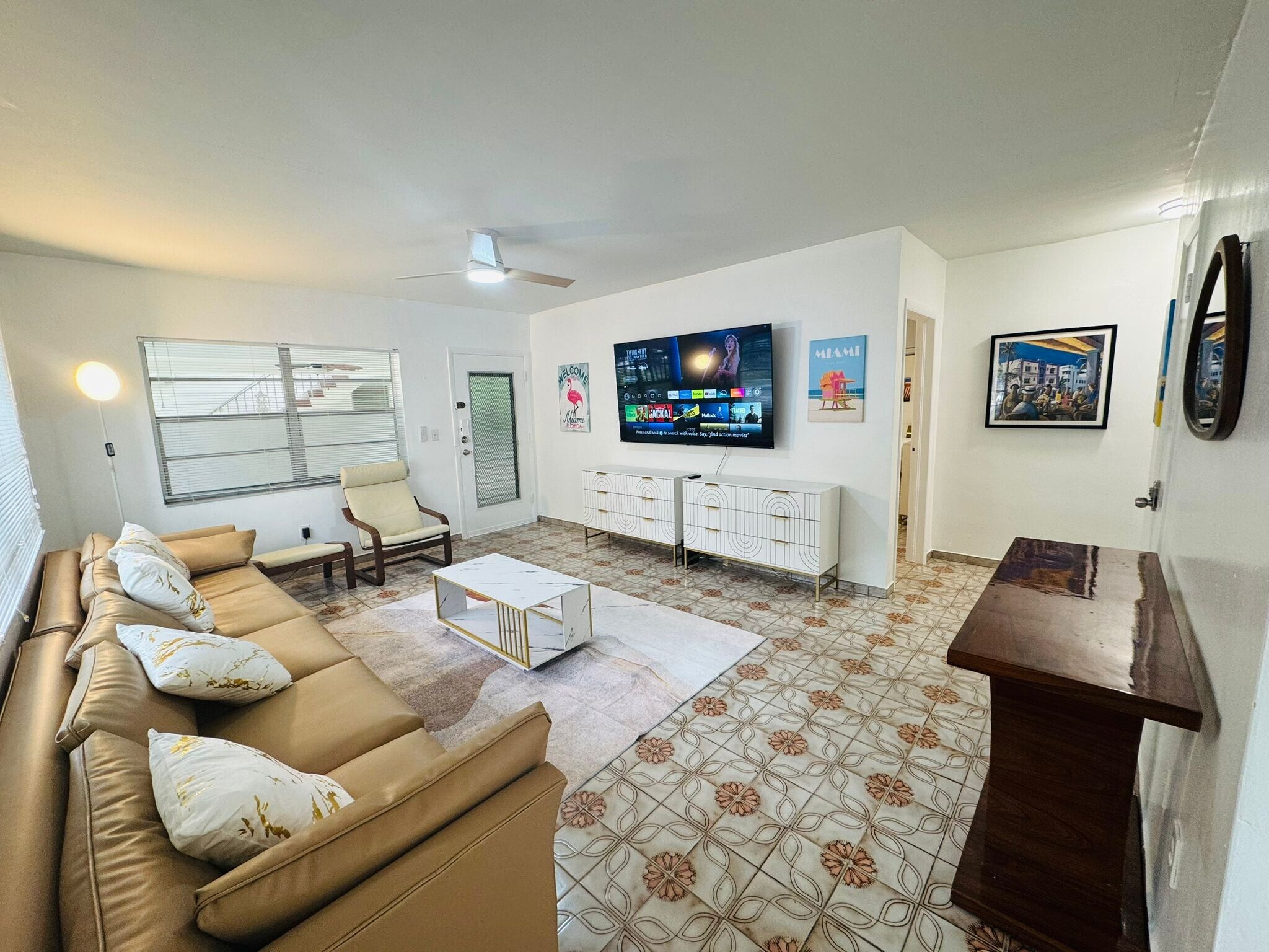 Apt#1 Living Room - 650 Pennsylvania Ave