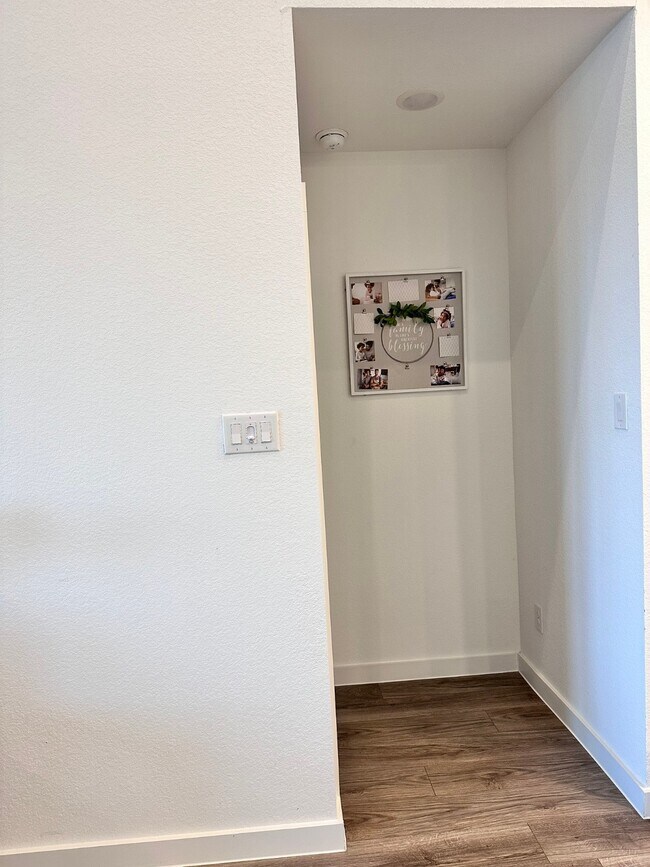 Building Photo - 13110 Blue Flora Dr