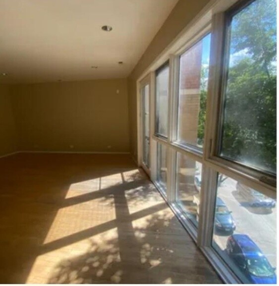 Building Photo - 2440 W Madison St