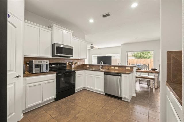 Building Photo - 5129 Meadow Ln
