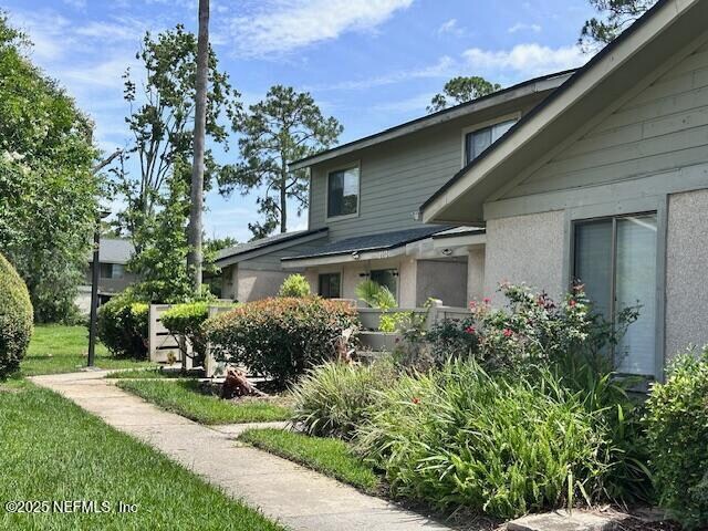 Building Photo - 7701 Baymeadows Cir W
