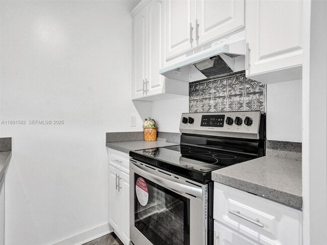 Building Photo - 17791 NE 13th Ave