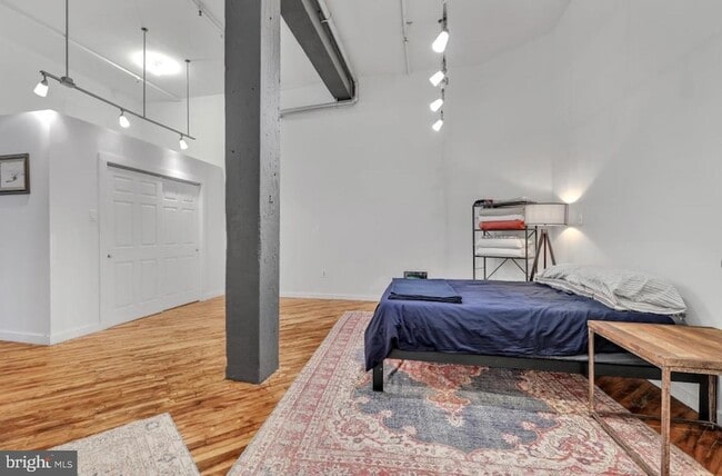Building Photo - 428-40 N 13th St