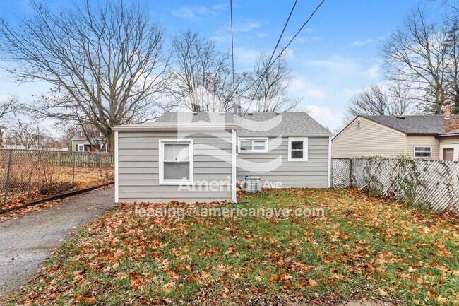 Building Photo - 2221 Cadie Ave