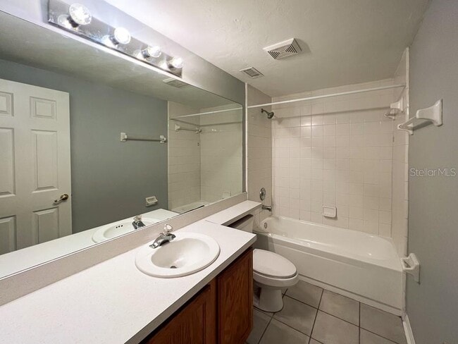 Building Photo - 5048 NW 1st Pl