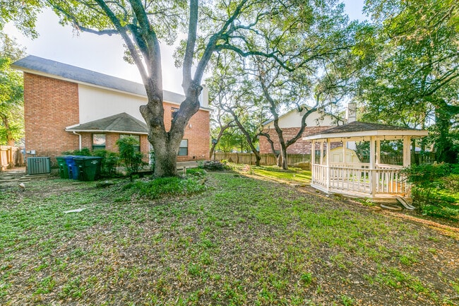 Building Photo - 16407 Encanto Pass