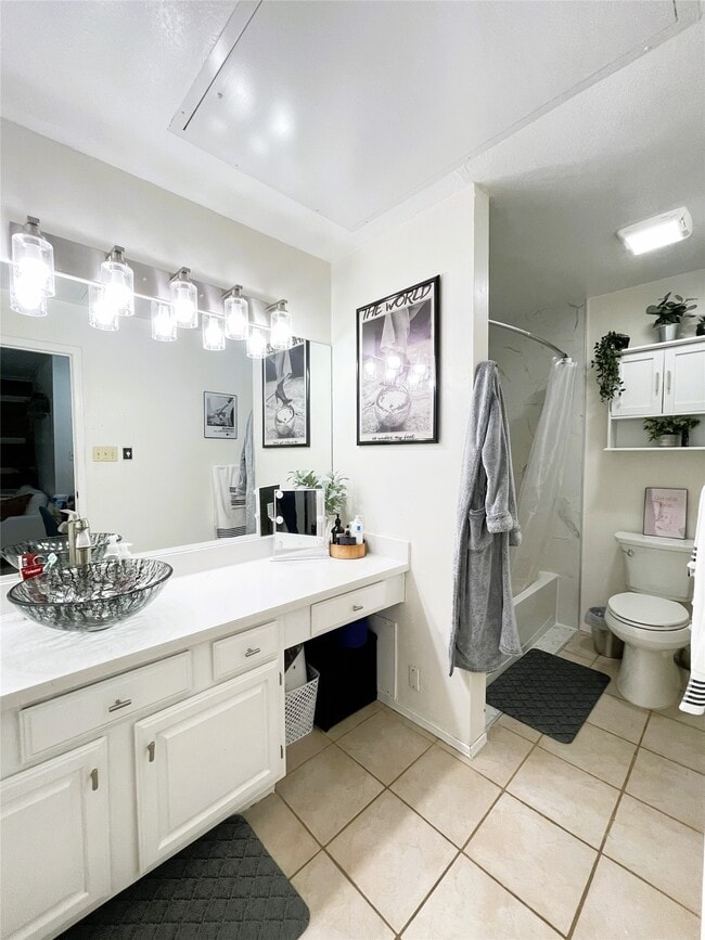 Building Photo - 921 Marine Dr