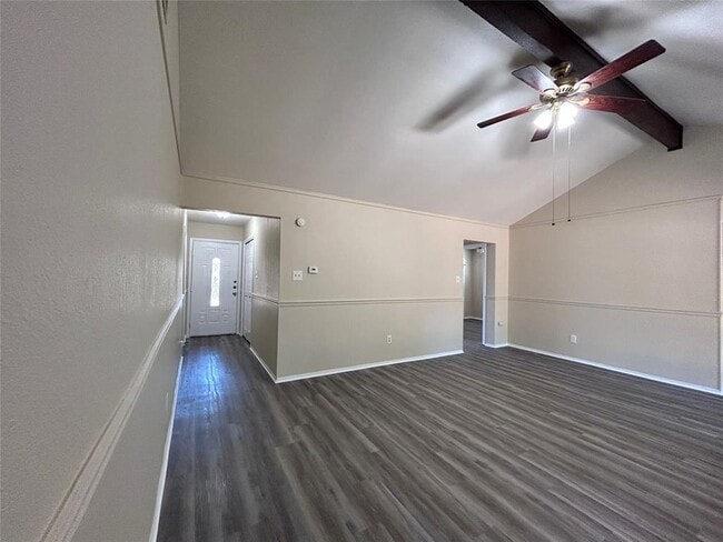 Building Photo - 906 Spring Tree St