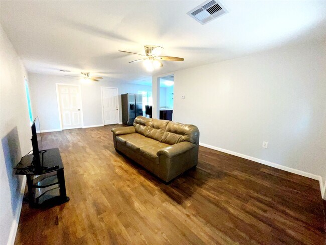 Building Photo - 3627 Keeland St