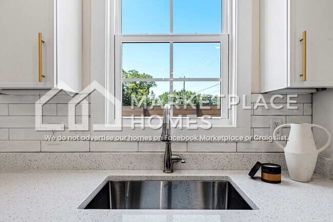 Building Photo - 107 Taverly Dr