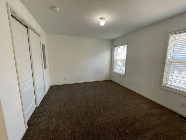 Building Photo - 1521 Osage Ave