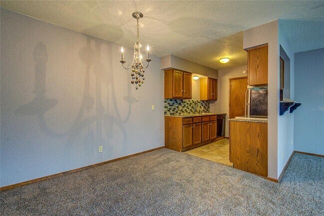 Building Photo - 3200 W Britton Rd