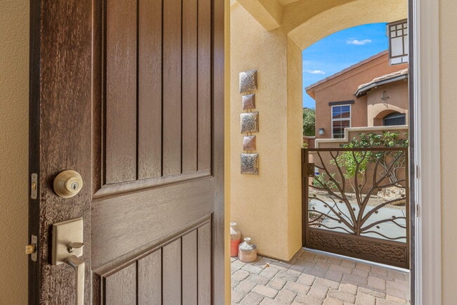 Building Photo - 52230 Desert Spoon Ct