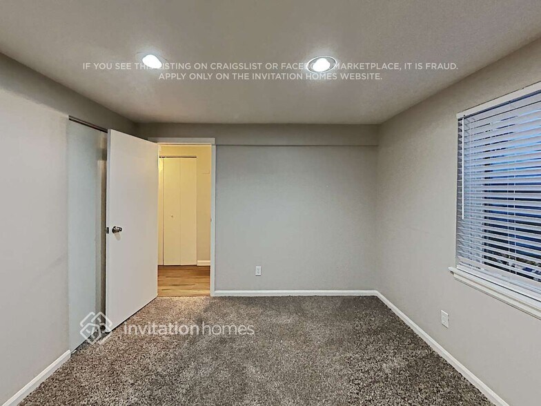 Building Photo - 18274 E Bellewood Dr