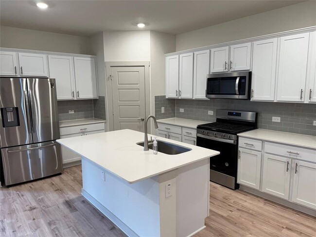 Building Photo - 14012 Zuhause Dr