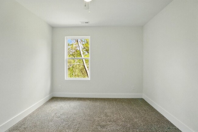 Building Photo - 76 Snyder Ct NE