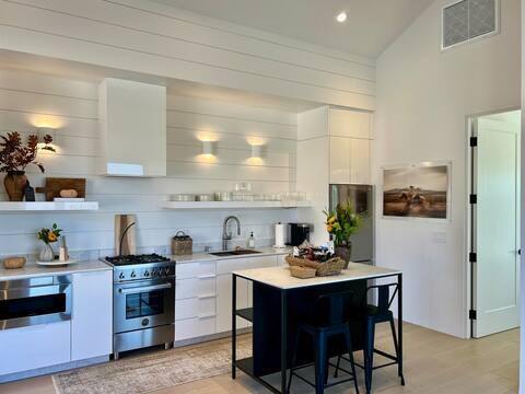 Building Photo - 39945 Chaparral Dr