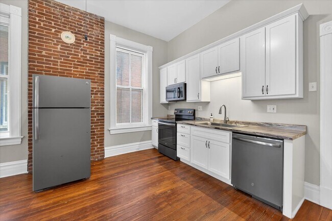 Building Photo - 2416 S 13th St
