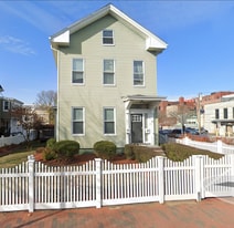 Building Photo - 13 Pleasant St