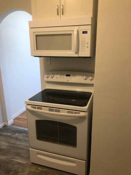 Building Photo - 1126 s 800 w