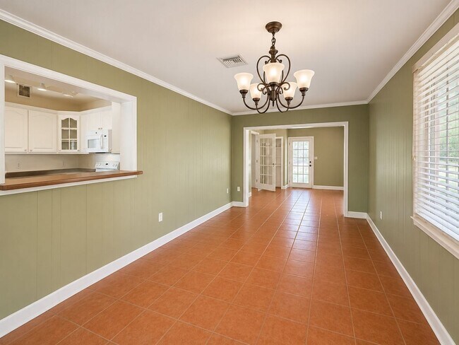 Building Photo - Charming 3 Bedroom, 2 Bath Home in Prime Winter Park Location