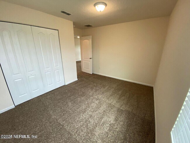 Building Photo - 8136 Meadow Walk Ln