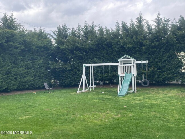 Building Photo - 81 Hollywood Ave