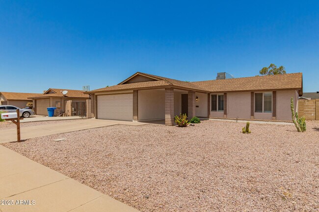 Building Photo - 1512 West Mariposa Dr