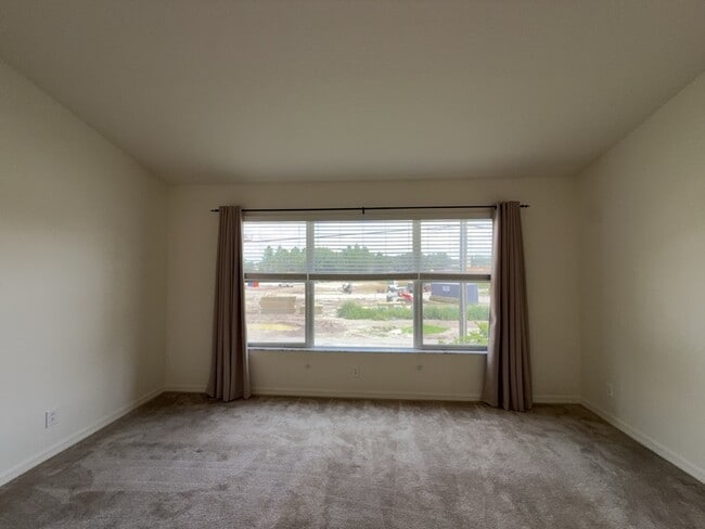 Building Photo - 9818 Fan Palm Way