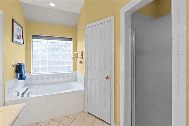 Building Photo - 3740 Regency Cir