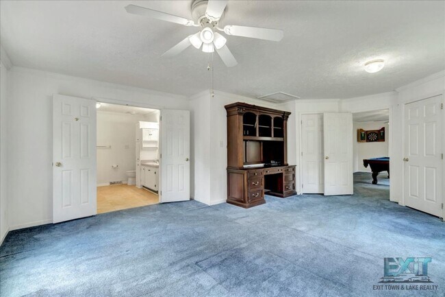 Building Photo - Welcome to this 3 Bedroom, 2 Bath Home in Wildwood Point!