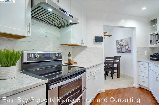 Building Photo - 2 br, 2 bath House - 39400 Albany Common #B