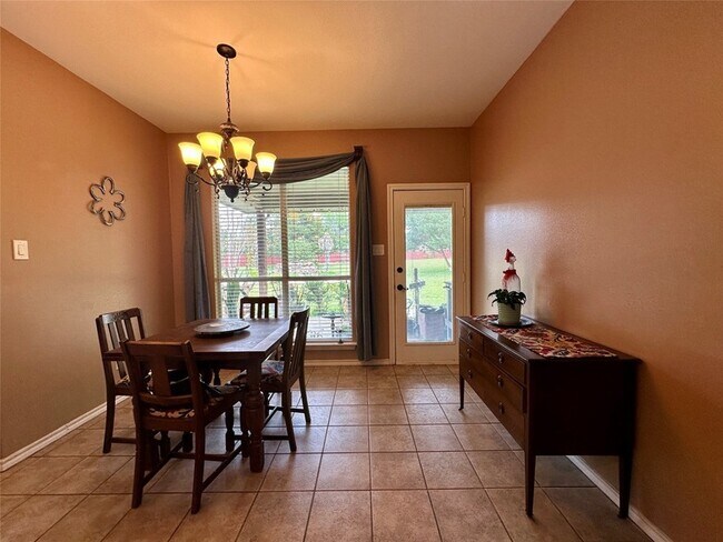Building Photo - 2610 Jakes Ct
