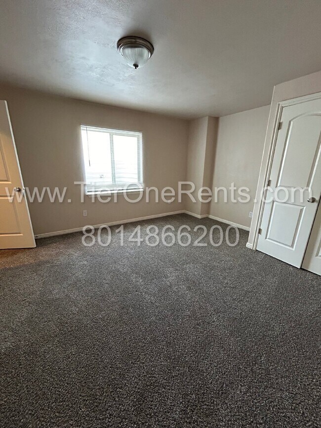 Building Photo - This property offers a NO DEPOSIT option a...
