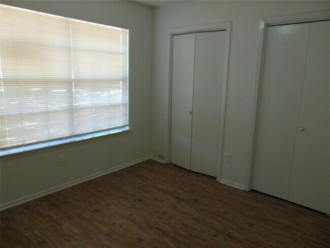 Building Photo - 604 Mistywood Cir