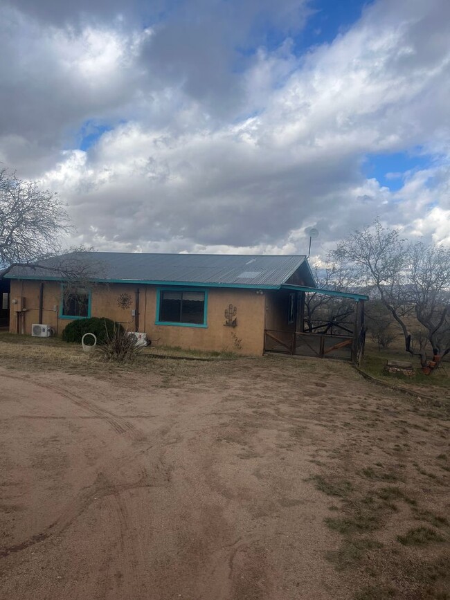 Building Photo - Beautiful ! Bed 1.5 Bath in J-6.