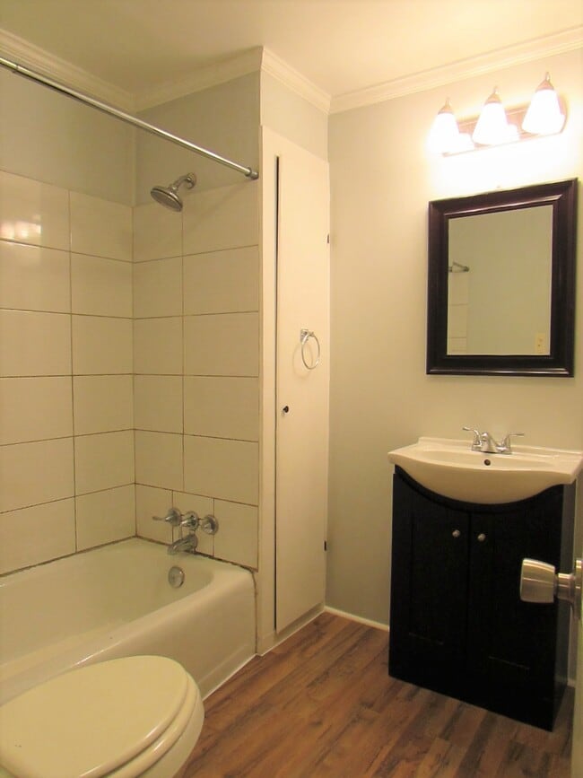 Building Photo - 209 Sowers Ferry Rd