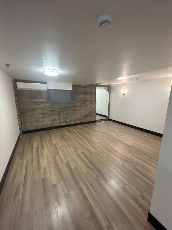 Building Photo - 160 Liberty St NE