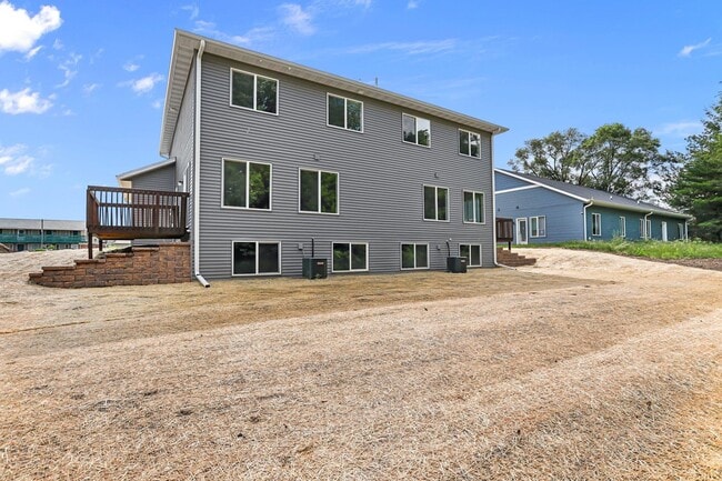 Building Photo - 200 Chalet Dr