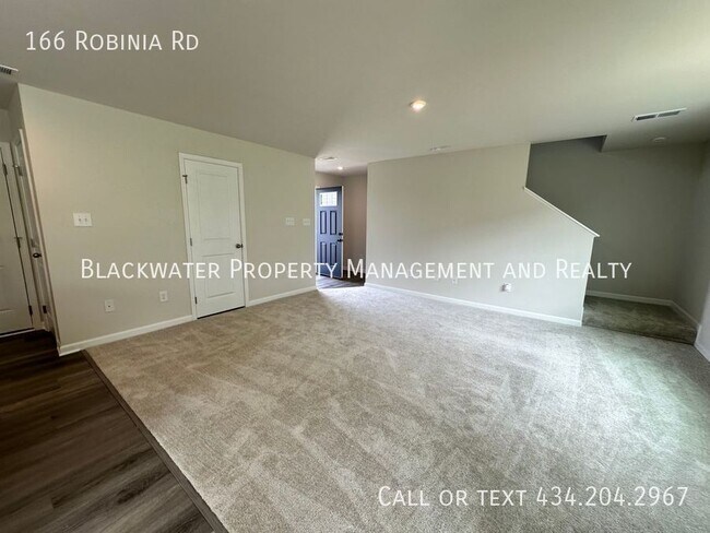 Building Photo - 166 Robinia Rd