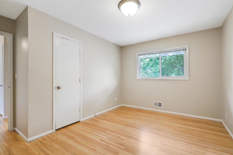 Building Photo - 6332 Xerxes Ave S