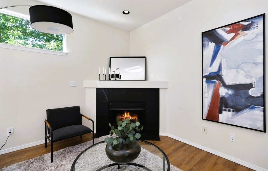 Building Photo - 16125 NW Fescue Ct