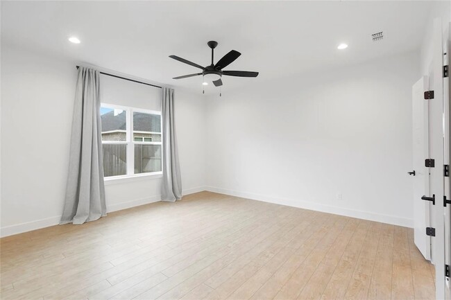 Building Photo - 4533 Seals Ln
