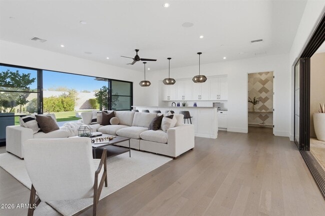 Building Photo - 8900 E Sands Dr