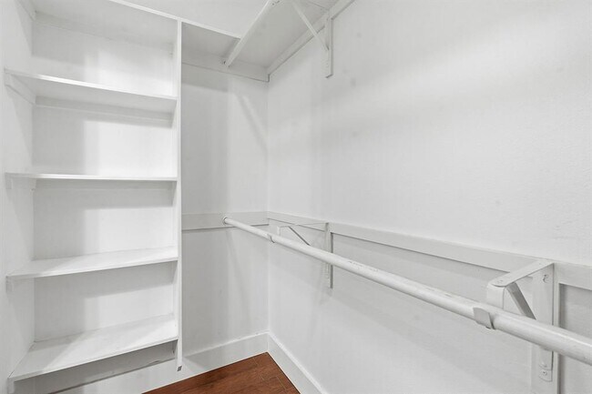 Building Photo - 2002 Glen Allen St