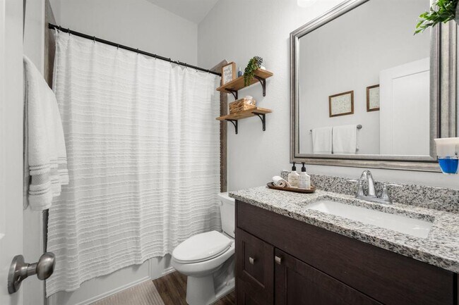 Building Photo - 9871 Twin Shores Dr